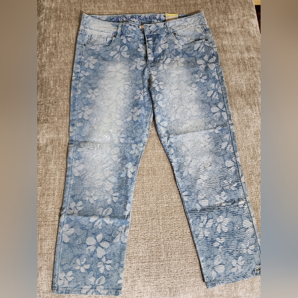 Size 10 Canyon River Blues Capris